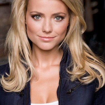 Gigi Ravelli - Emst Event and Full Portrait Collection in eb3c659fffa0c0f91c868a548455f2ca.jpg - hidden celebrity photo